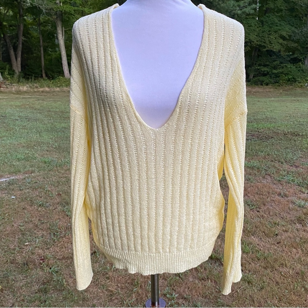 MYSTREE SWEATER DEEP V-NECK YELLOW RIBBED LONG SLEEVE TWIST BACK SIZE L